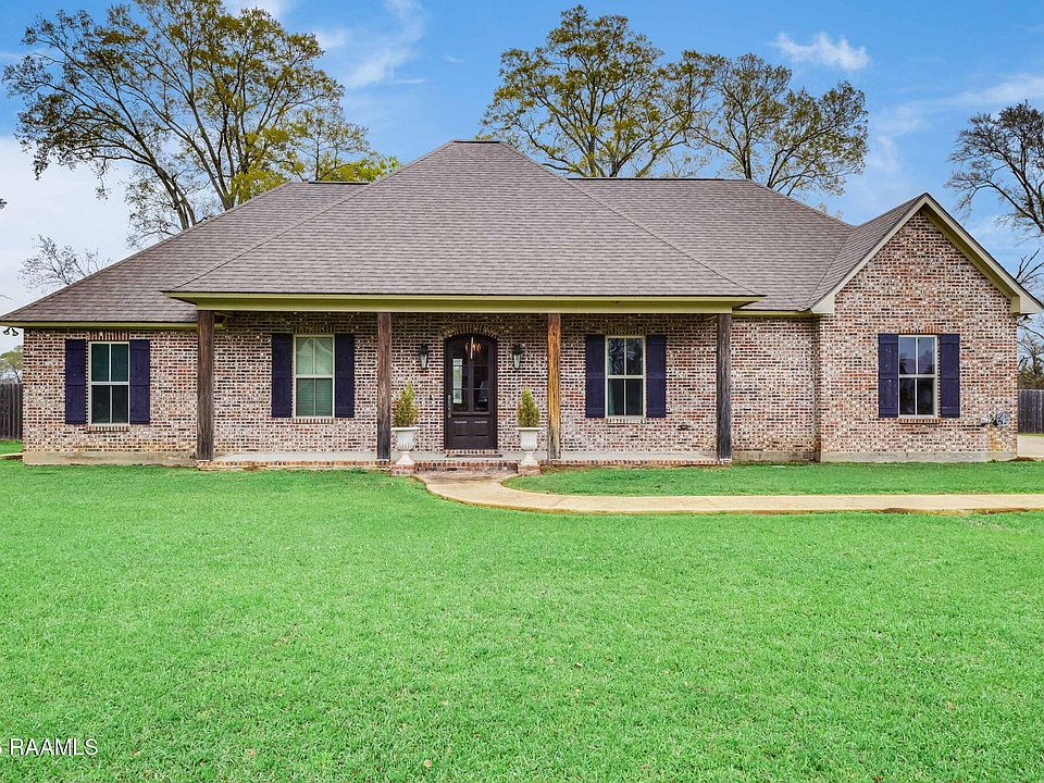 1st image of 555 Longwood Dr