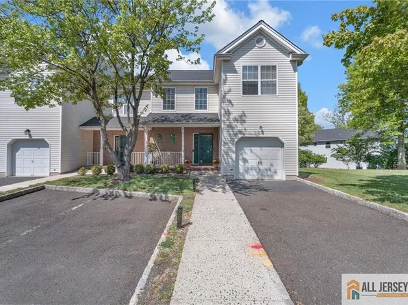 37 E Burgess Dr, Piscataway, NJ 08854