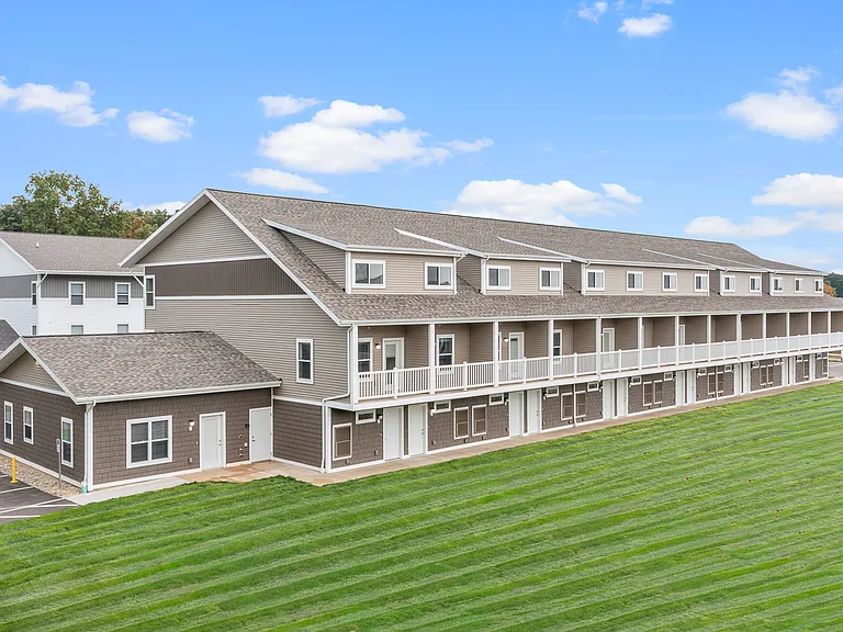 Coopers Landing Apartments — Photo 32