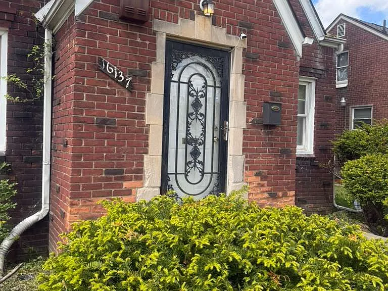 16137 Prevost St — Photo 2