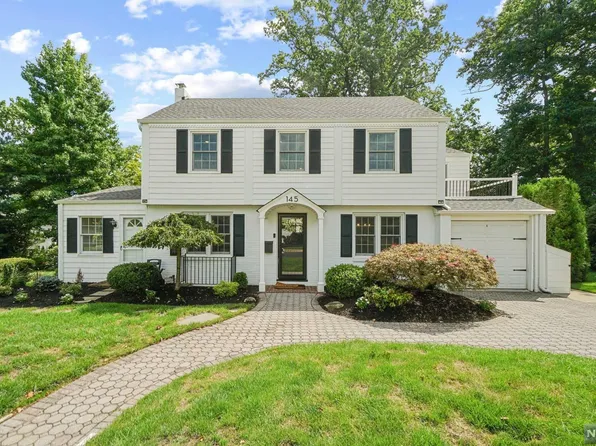 145 Surrey Ln, Tenafly, NJ 07670