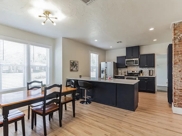 2247 W Park Pl — Photo 16