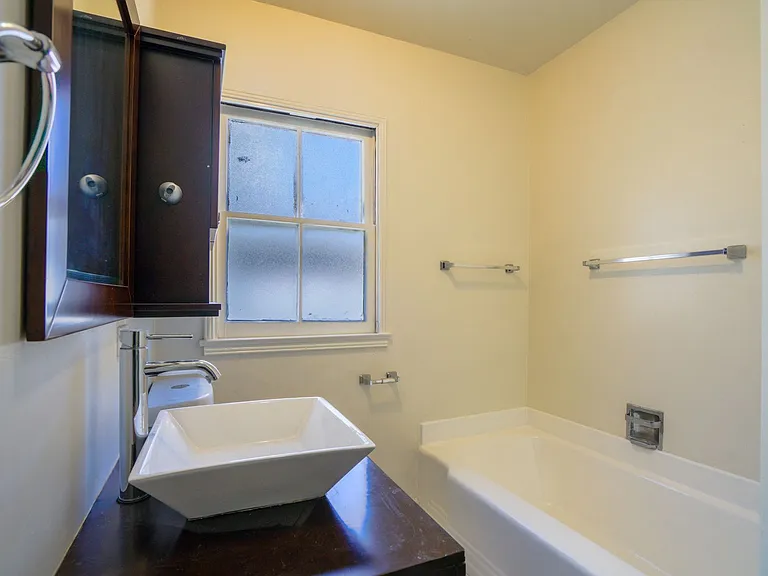 8551-8561 Holloway Dr — Photo 15