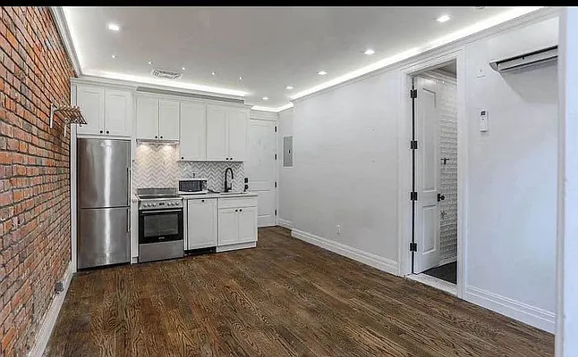 43 Columbia Place #1C
