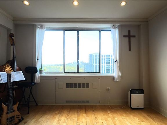 3rd image of 2479 Peachtree Rd NE APT 1306