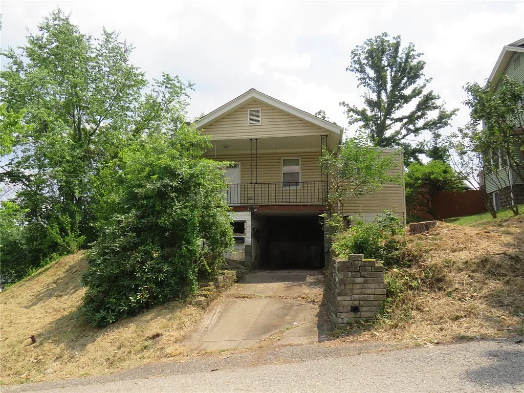 128 Westwood Ave photo 1