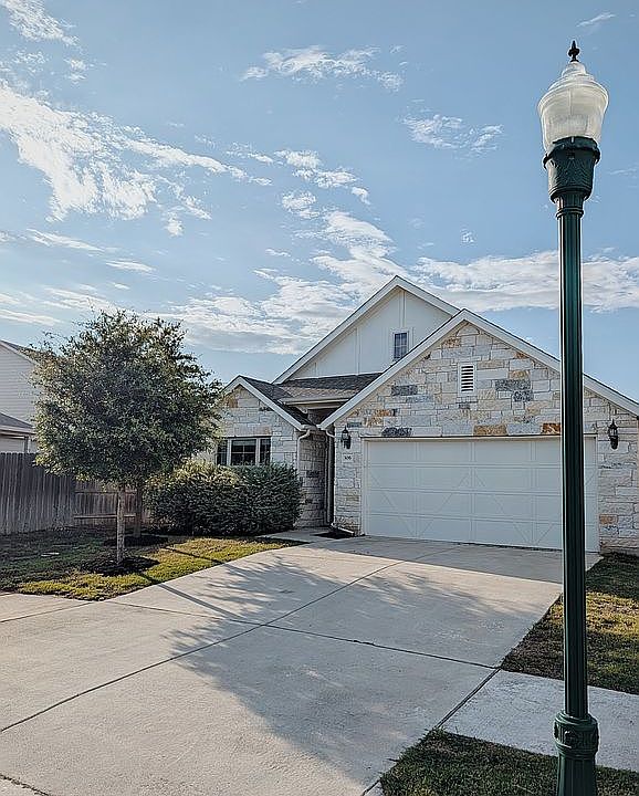 1st image of 306 Buffalo View Ln