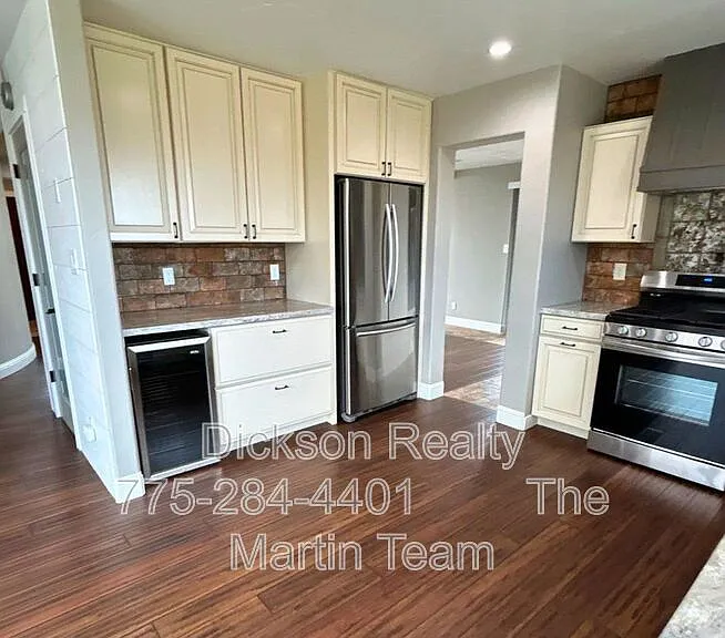 2205 Stowe Dr — Photo 7