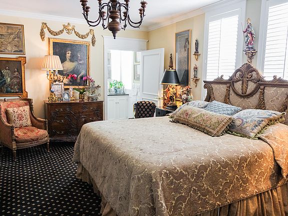 3rd image of 800 W Avenue D St #5.382
