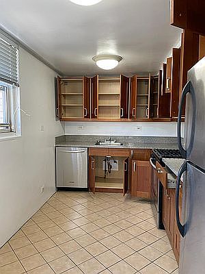4th image of 401 E 81st St APT 17A