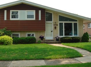 14611 Kolin Ave, Midlothian, IL 60445