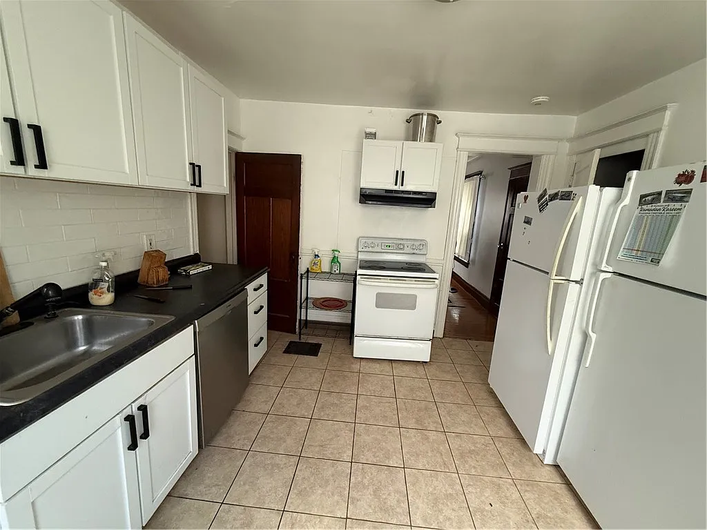 4 bed, 1.5 bath, 1407 sqft, $1,800 — Photo 4