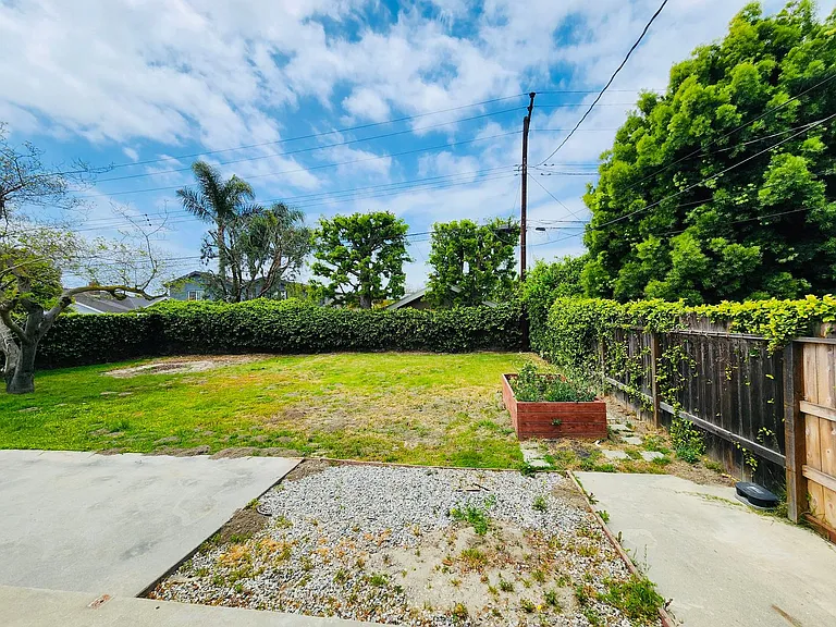 12091 Cherry St — Photo 24