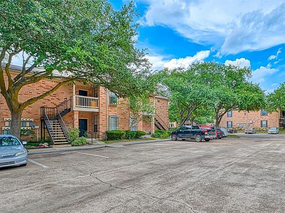 5th image of 2255 Braeswood Park Dr APT 336