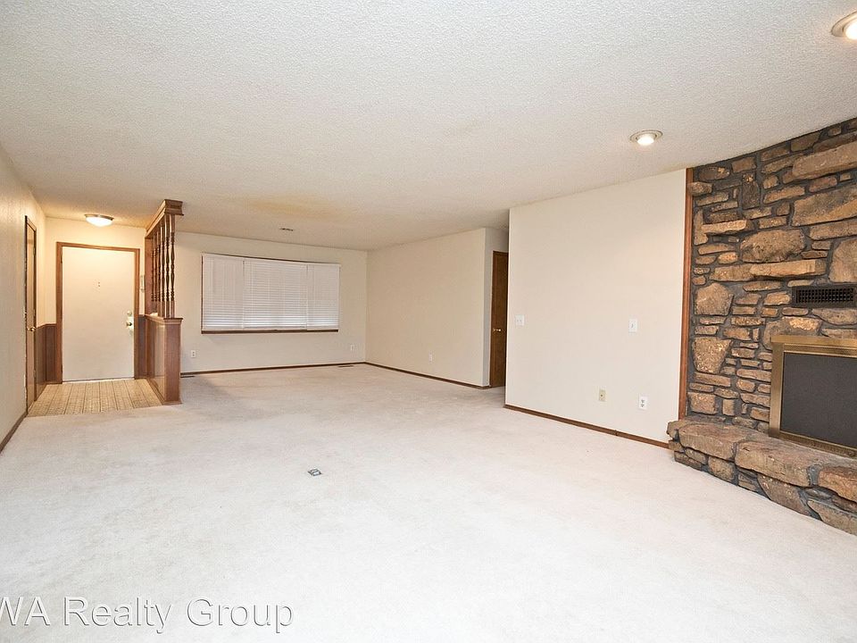 1st image of 1 Churchill Dr