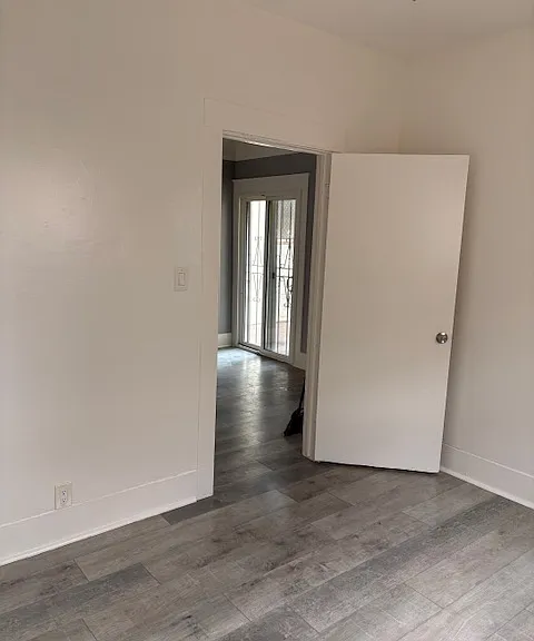 201 W 85th Pl — Photo 9