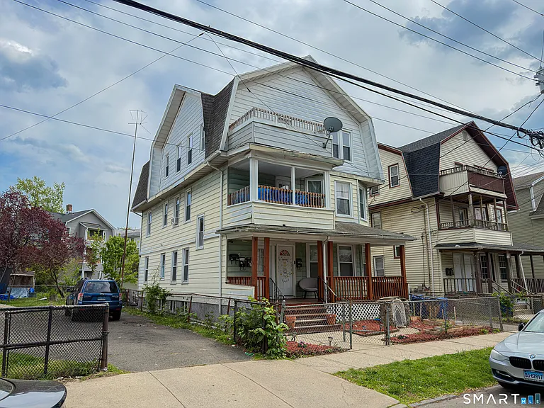 15 Elmwood Ave #3 — Photo 1