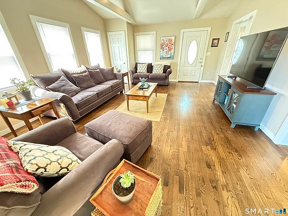 4th image of 111 Hawthorne Avenue