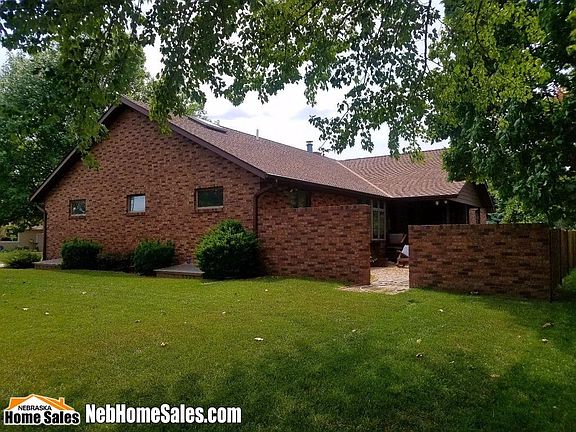4th image of 1353 Harre Ln