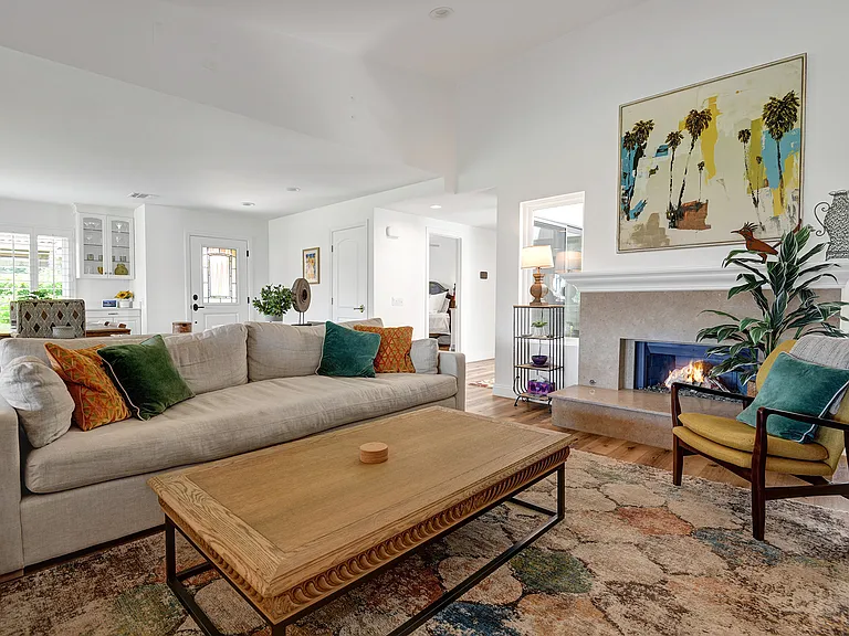 147 N Camino Arroyo — Photo 13