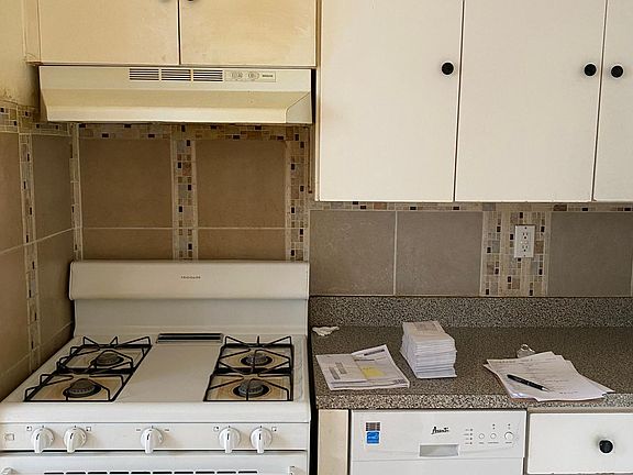 5th image of 27 Ludlow St APT 6F