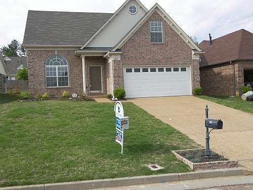 2nd image of 185 Magnolia Garden Dr