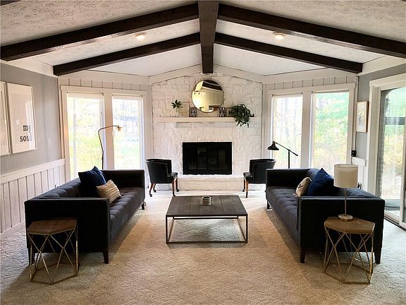 4th image of 6591 Lake Forest Dr