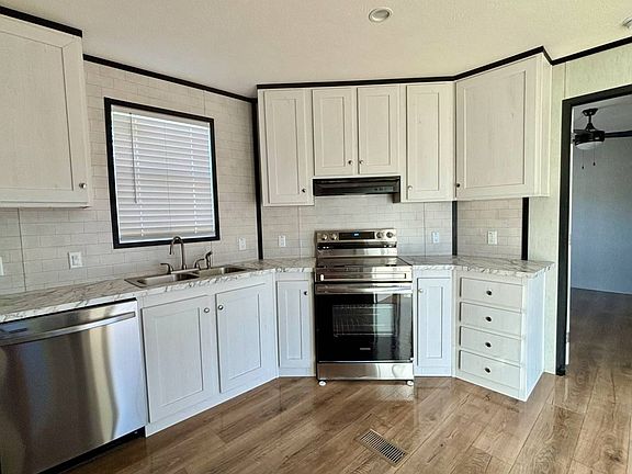 4th image of 14142 Lorraine Rd #78