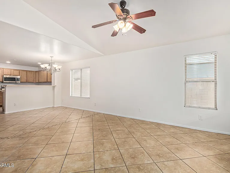 2521 W Desert Spring Way — Photo 14