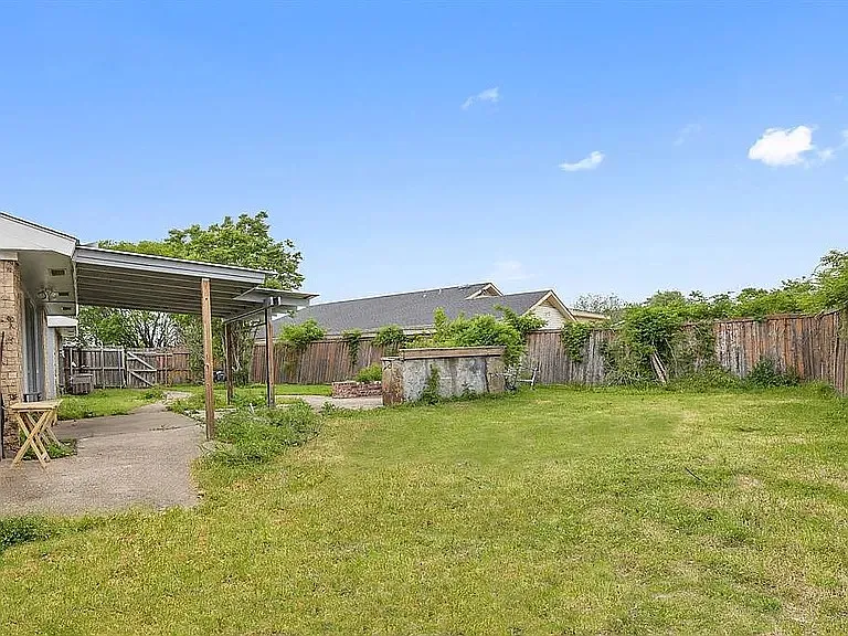 1706 Delaford Cir — Photo 11