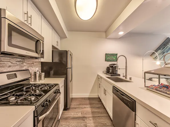 La Fayette Apartments