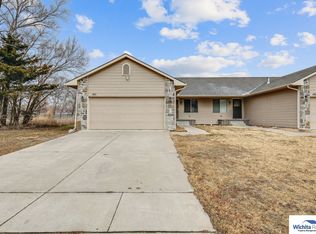 148 N Jackson Heights Ct, Wichita, KS 67206