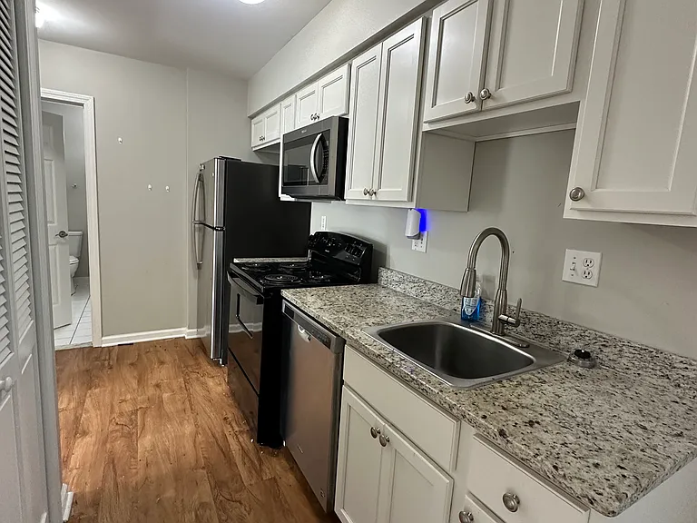 204 Cherry St #A55 — Photo 8