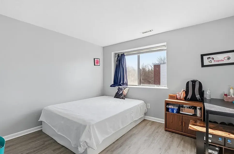 2 bed, 886 sqft, $2,000 — Photo 2