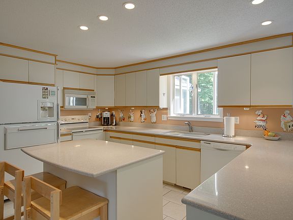 Immaculate Kitchen