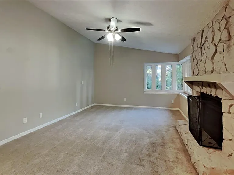 4094 Maxanne Dr NW — Photo 3