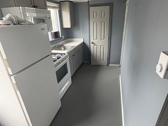 4th image of 120 W Grand Ave APT 1