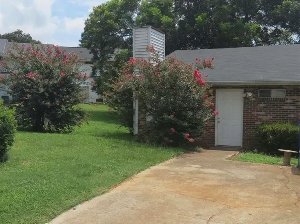 1755 Fox Chase Ct SE, Conyers, GA 30013