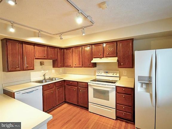 4th image of 8039 Tyson Oaks Cir
