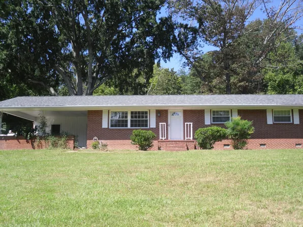 983 E Valley Dr, Rossville, GA 30741