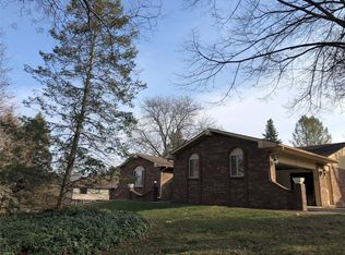 1002 N Main St, Rochester, MI 48307