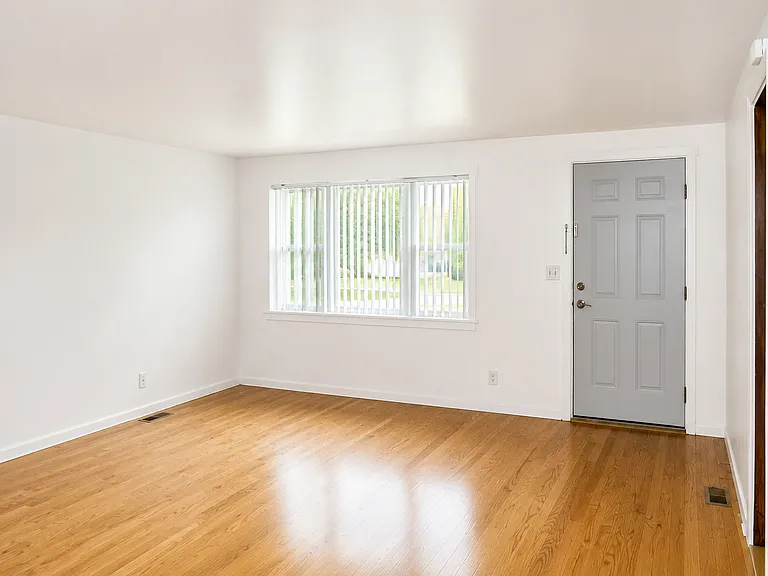 5814 Renton Ave S — Photo 4