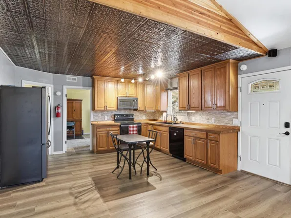 3233 N Pinewood Dr, Pine, AZ 85544