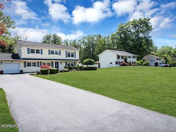 3rd image of 27 Greenleaf Drive