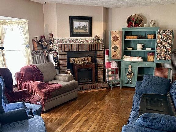 2nd image of 1447 Spring Valley Cir