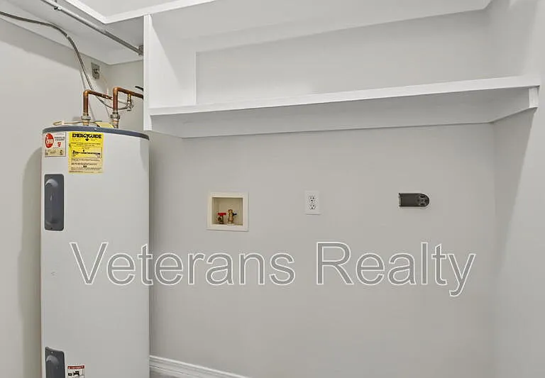3001 Lamont Rd — Photo 9