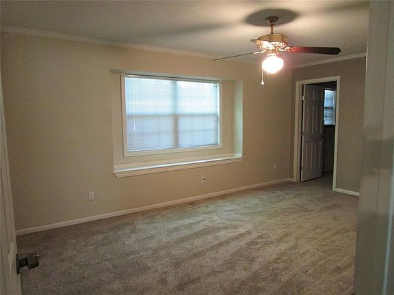 3rd image of 4 Larkwood Ln