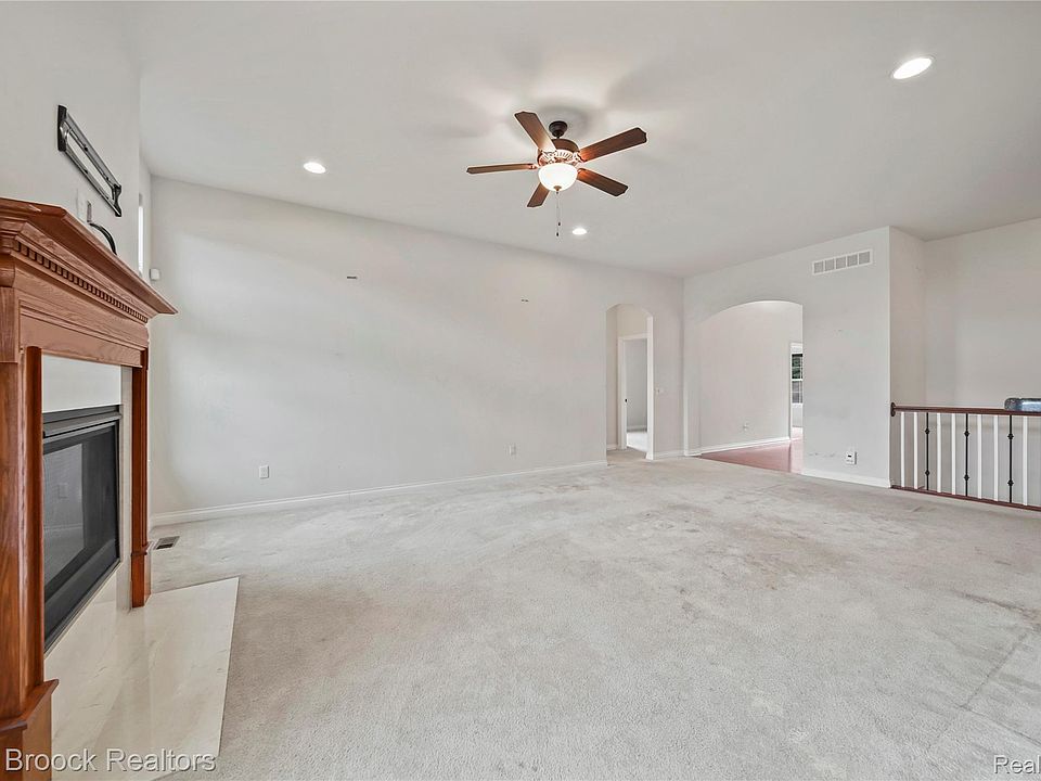 54158 Mar Lake Dr, photo 13