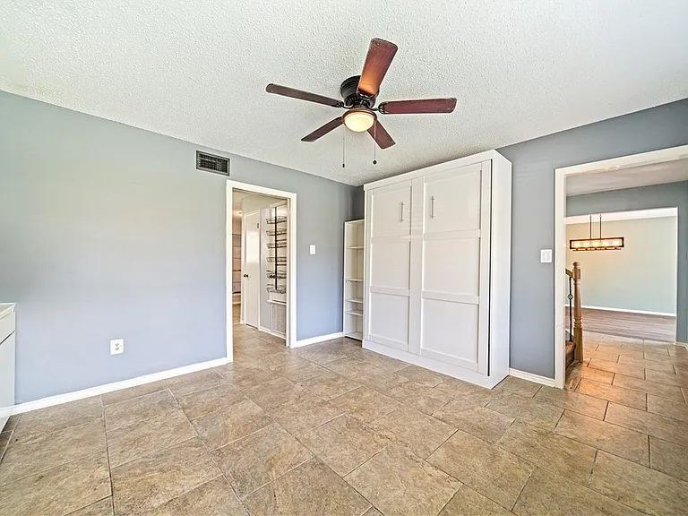 2445 Cricket Hollow St — Photo 18