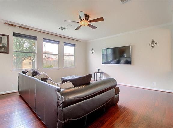 3rd image of 132 Holmstrom St